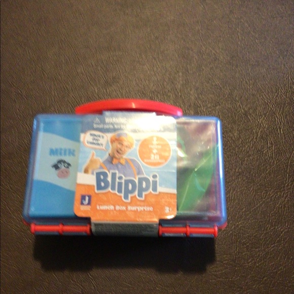Blippi Lunch Box with Surprise Figurine pack Red & Blipping Bendables. - Picture 4 of 5